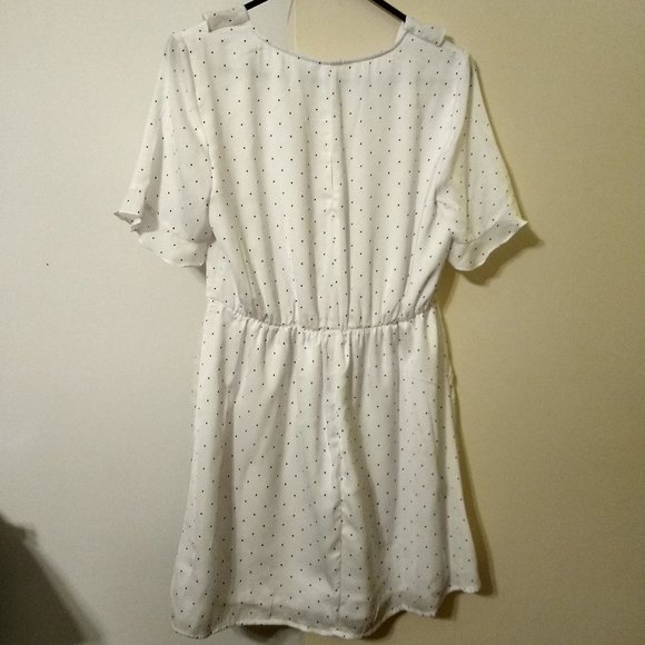 NWT ~BCBG Generation Flutter Sleeve Mini Dress in White with Mini Polka Dots - Picture 2 of 2